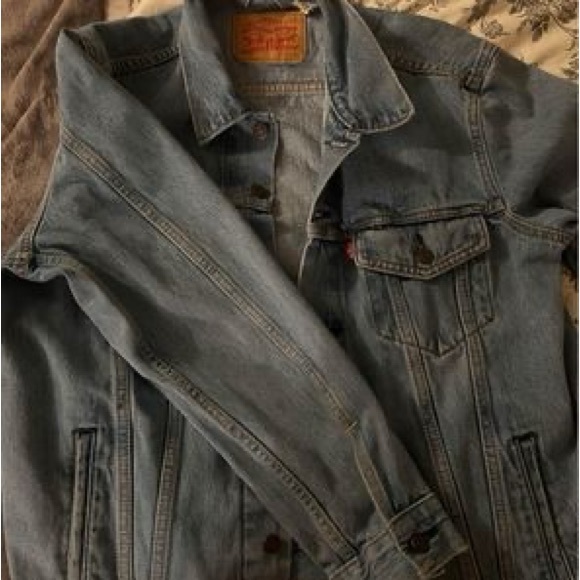 Levi’s trucker jacket - Picture 2 of 3